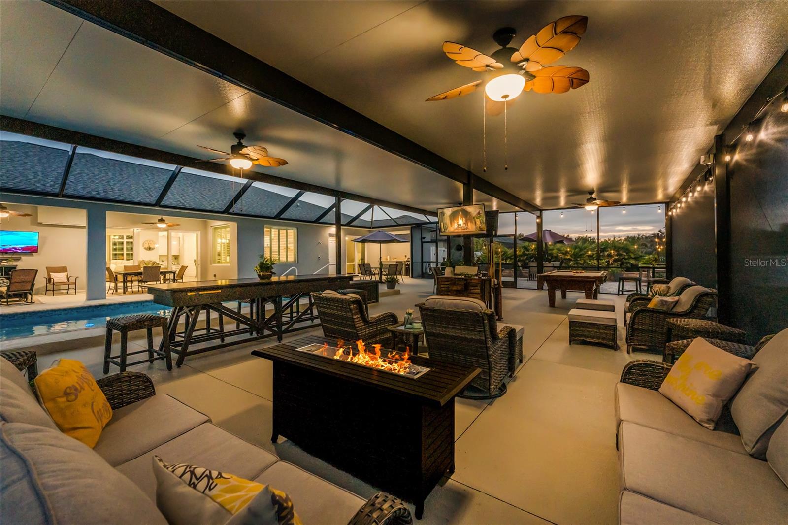 142 ISLAND CT, ROTONDA WEST, FL, 33947