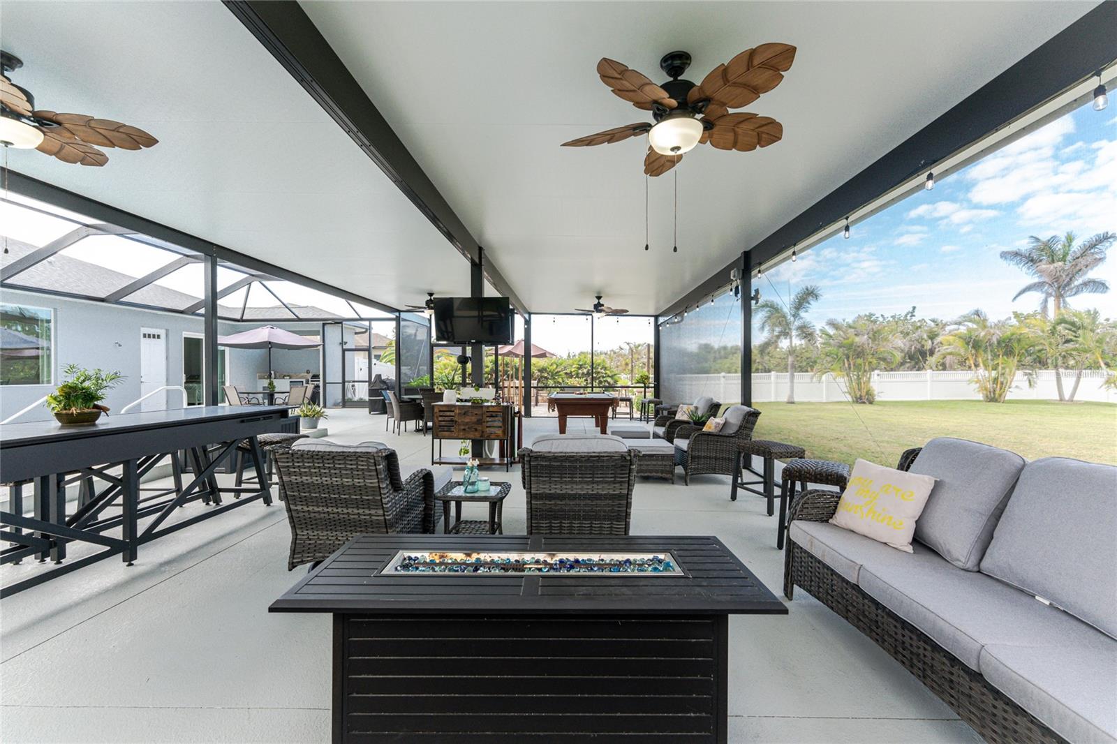 142 ISLAND CT, ROTONDA WEST, FL, 33947