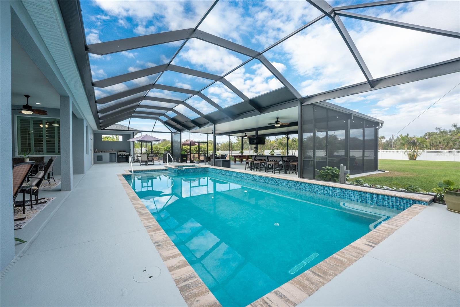 142 ISLAND CT, ROTONDA WEST, FL, 33947