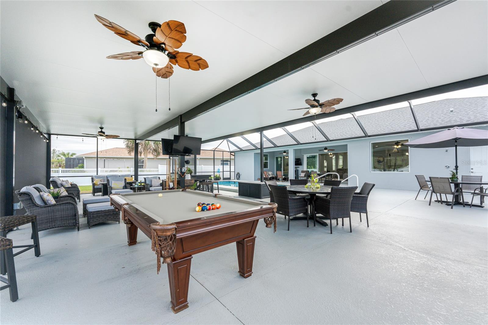 142 ISLAND CT, ROTONDA WEST, FL, 33947
