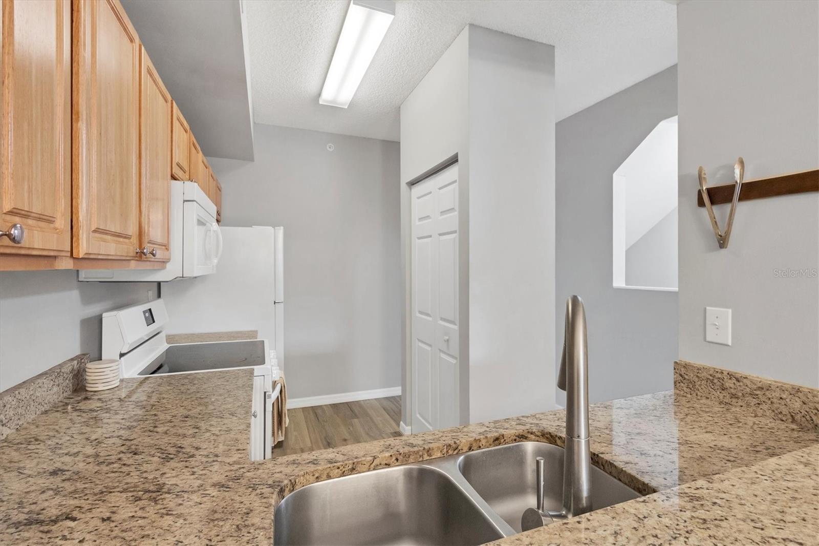 5700 BENTGRASS DR #16-211, SARASOTA, FL, 34235