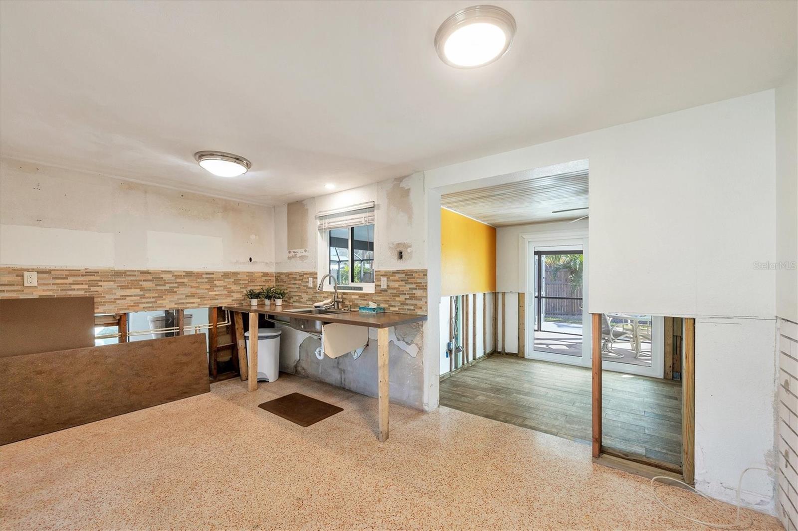 609 W PERRY ST, ENGLEWOOD, FL, 34223