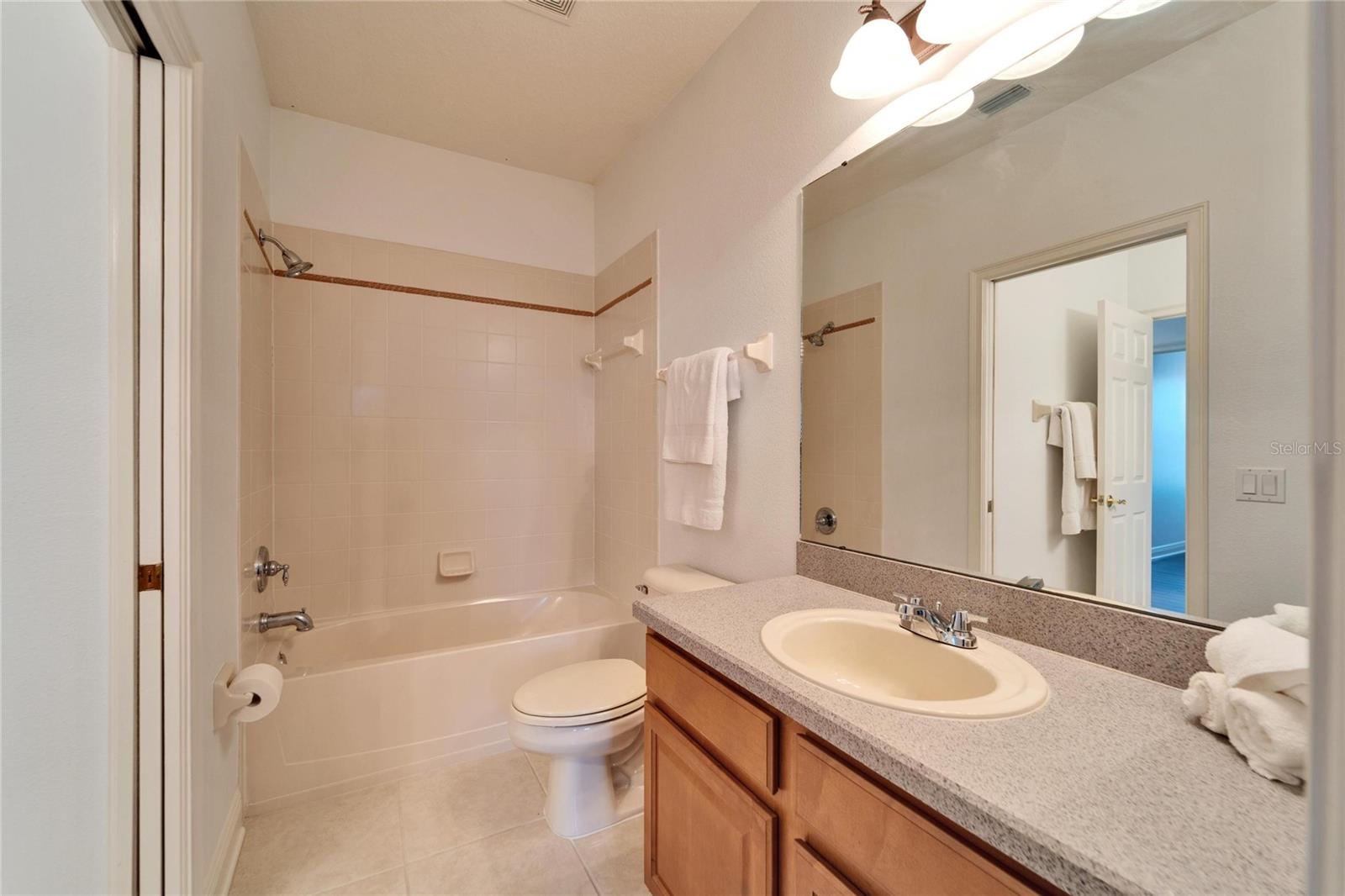 402 ISLEBAY DR, APOLLO BEACH, FL, 33572