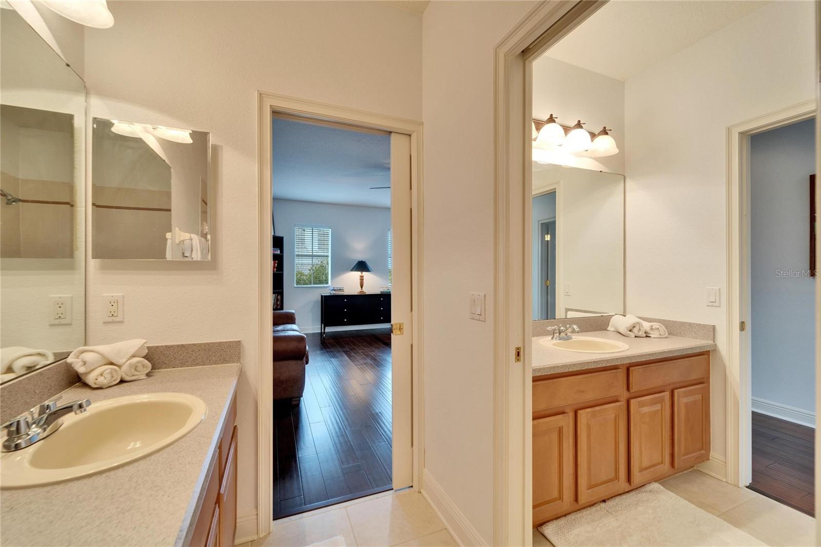 402 ISLEBAY DR, APOLLO BEACH, FL, 33572