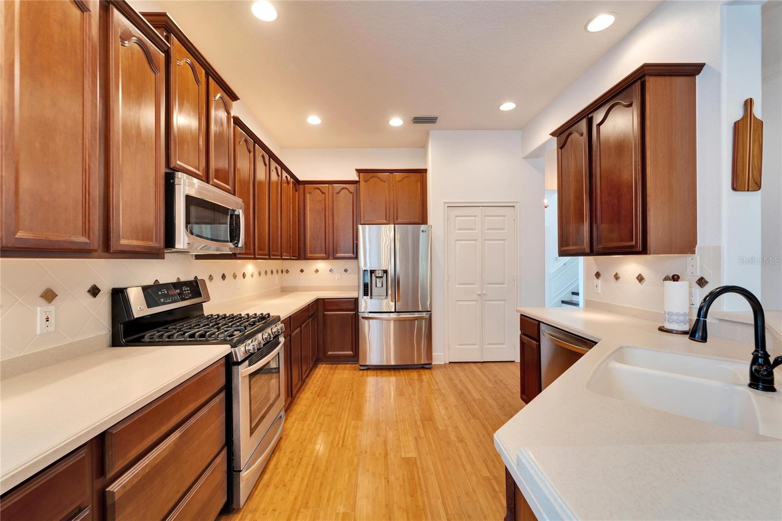 402 ISLEBAY DR, APOLLO BEACH, FL, 33572