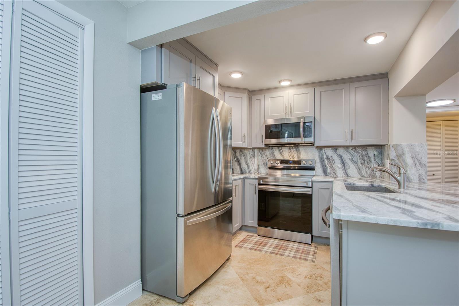 1120 N SHORE DR NE #1103, ST PETERSBURG, FL, 33701