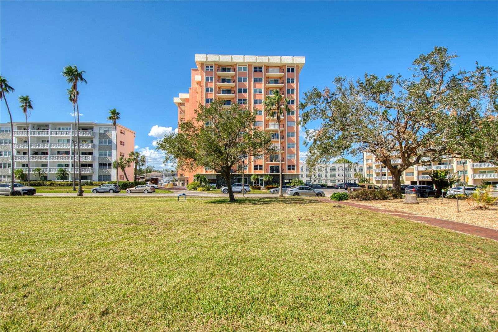 1120 N SHORE DR NE #1103, ST PETERSBURG, FL, 33701