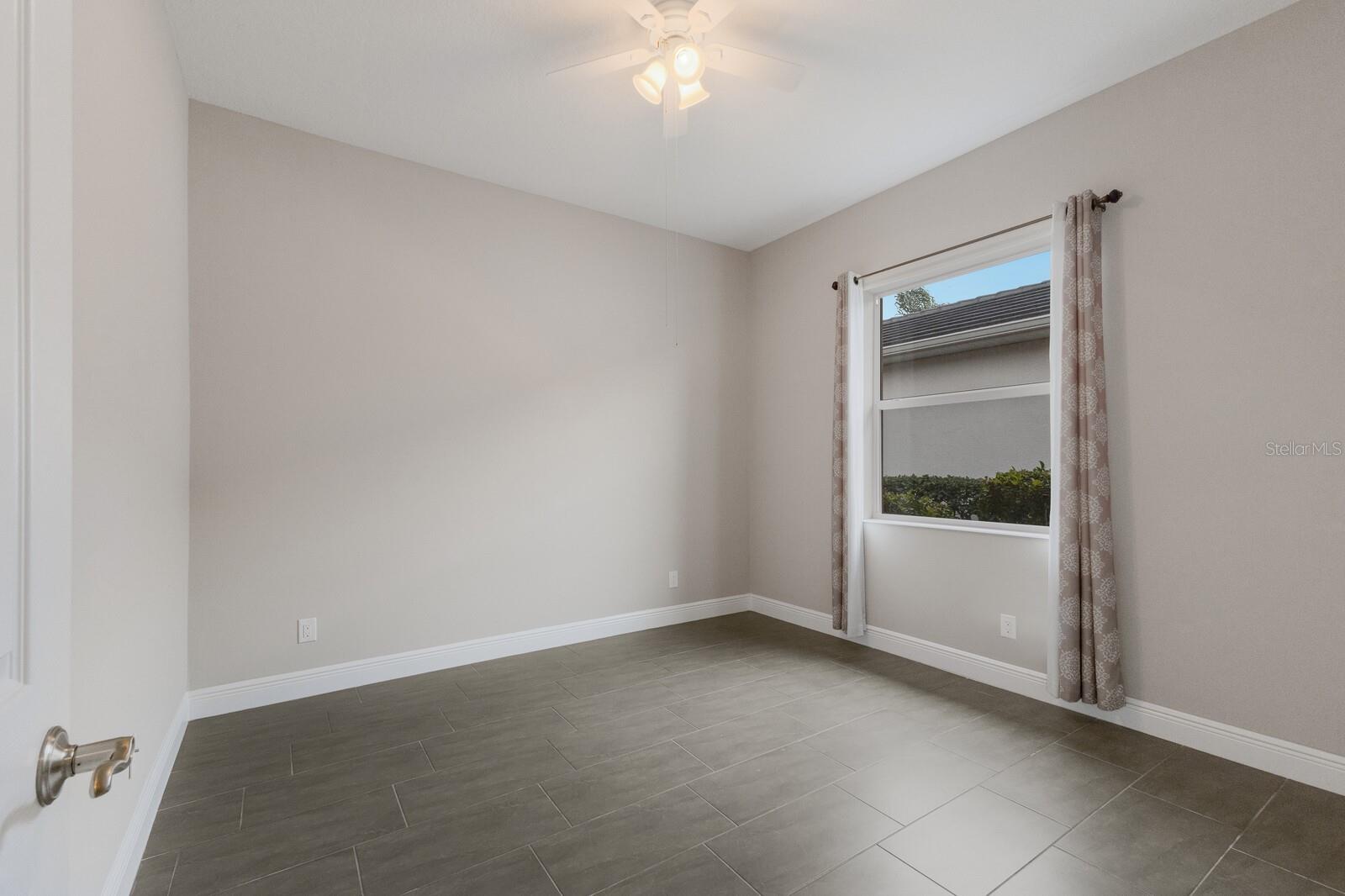 5203 LAKE OVERLOOK AVE, BRADENTON, FL, 34208