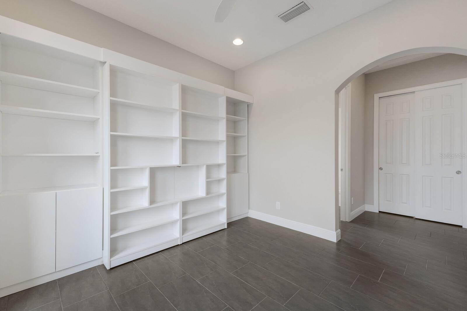 5203 LAKE OVERLOOK AVE, BRADENTON, FL, 34208