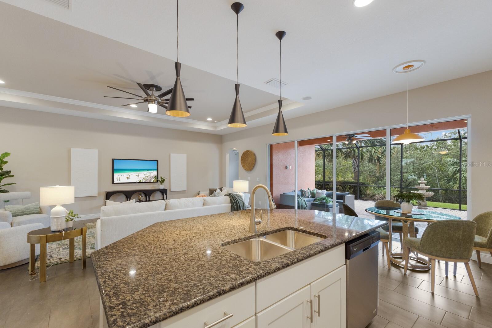 5203 LAKE OVERLOOK AVE, BRADENTON, FL, 34208