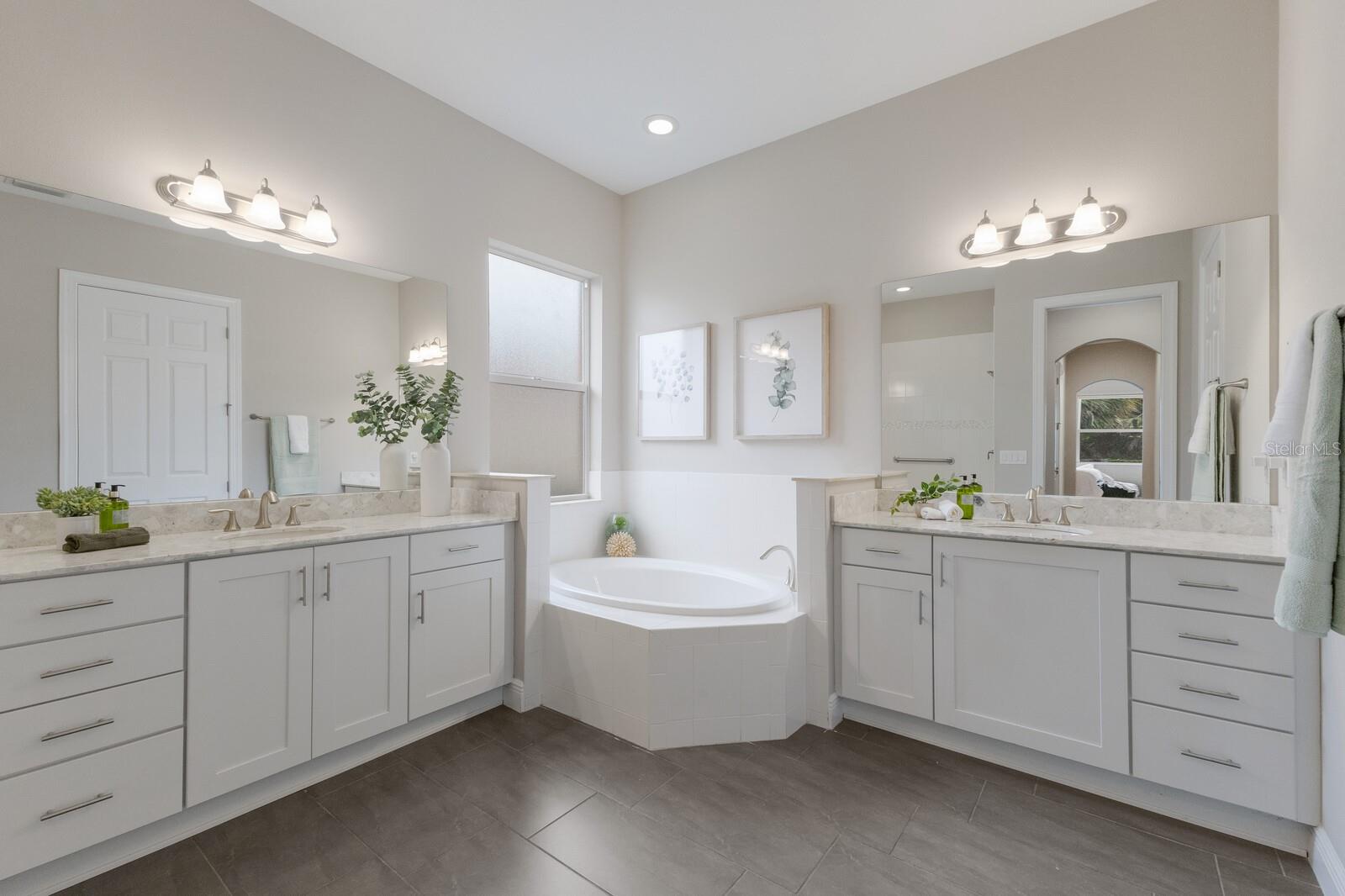 5203 LAKE OVERLOOK AVE, BRADENTON, FL, 34208