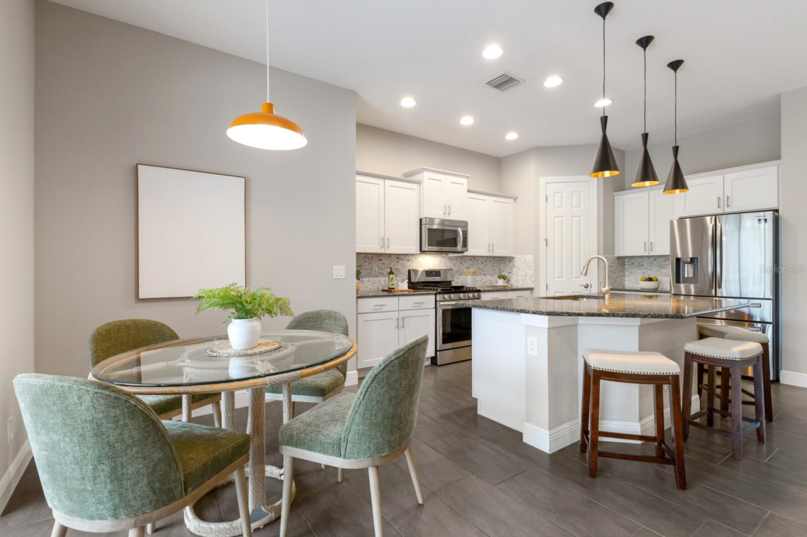 5203 LAKE OVERLOOK AVE, BRADENTON, FL, 34208