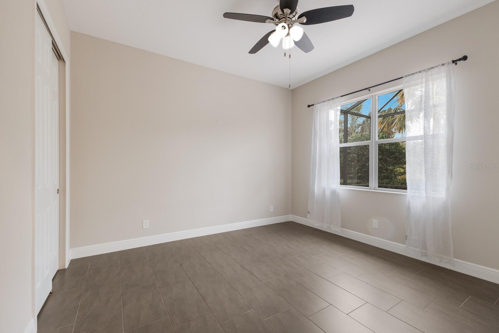 5203 LAKE OVERLOOK AVE, BRADENTON, FL, 34208