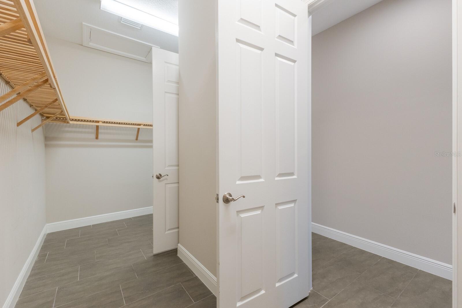 5203 LAKE OVERLOOK AVE, BRADENTON, FL, 34208