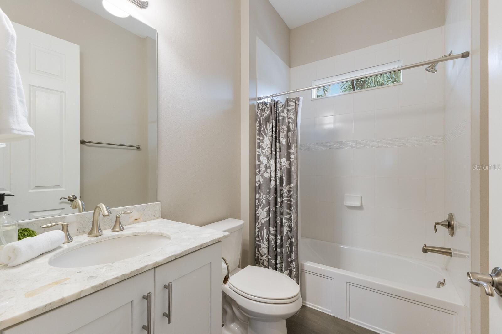 5203 LAKE OVERLOOK AVE, BRADENTON, FL, 34208
