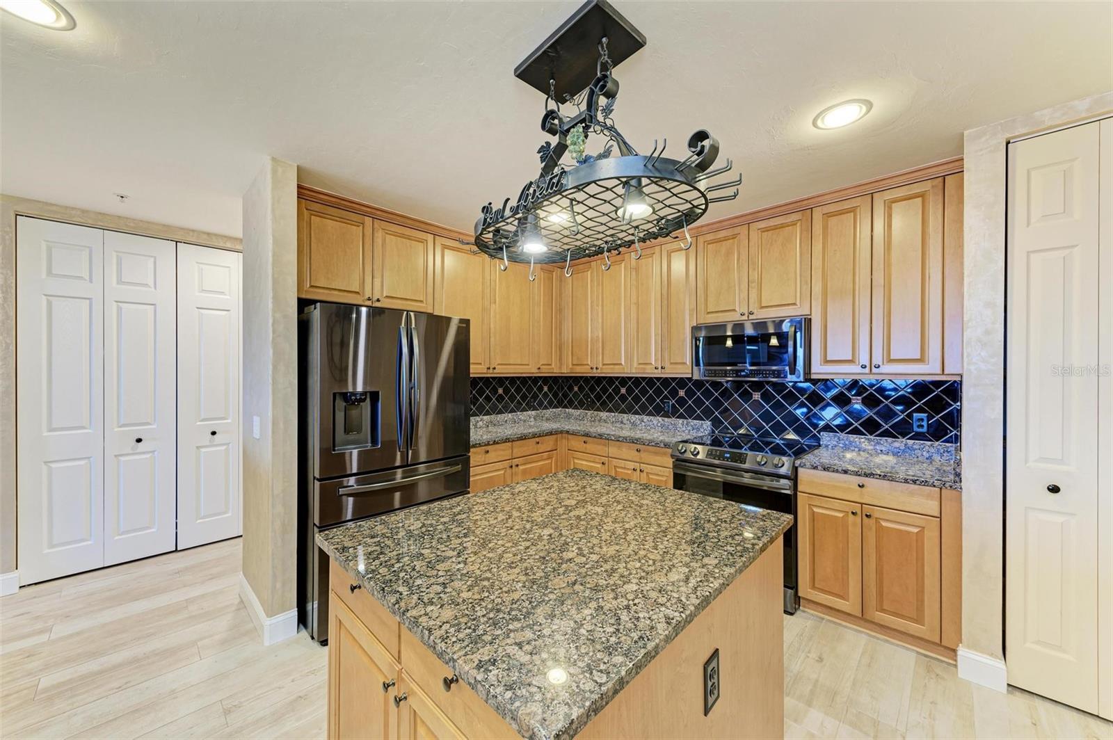 87 VIVANTE BLVD #403, PUNTA GORDA, FL, 33950