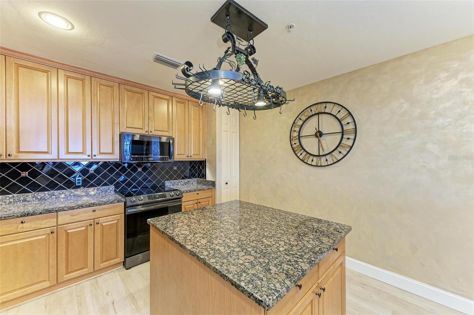 87 VIVANTE BLVD #403, PUNTA GORDA, FL, 33950