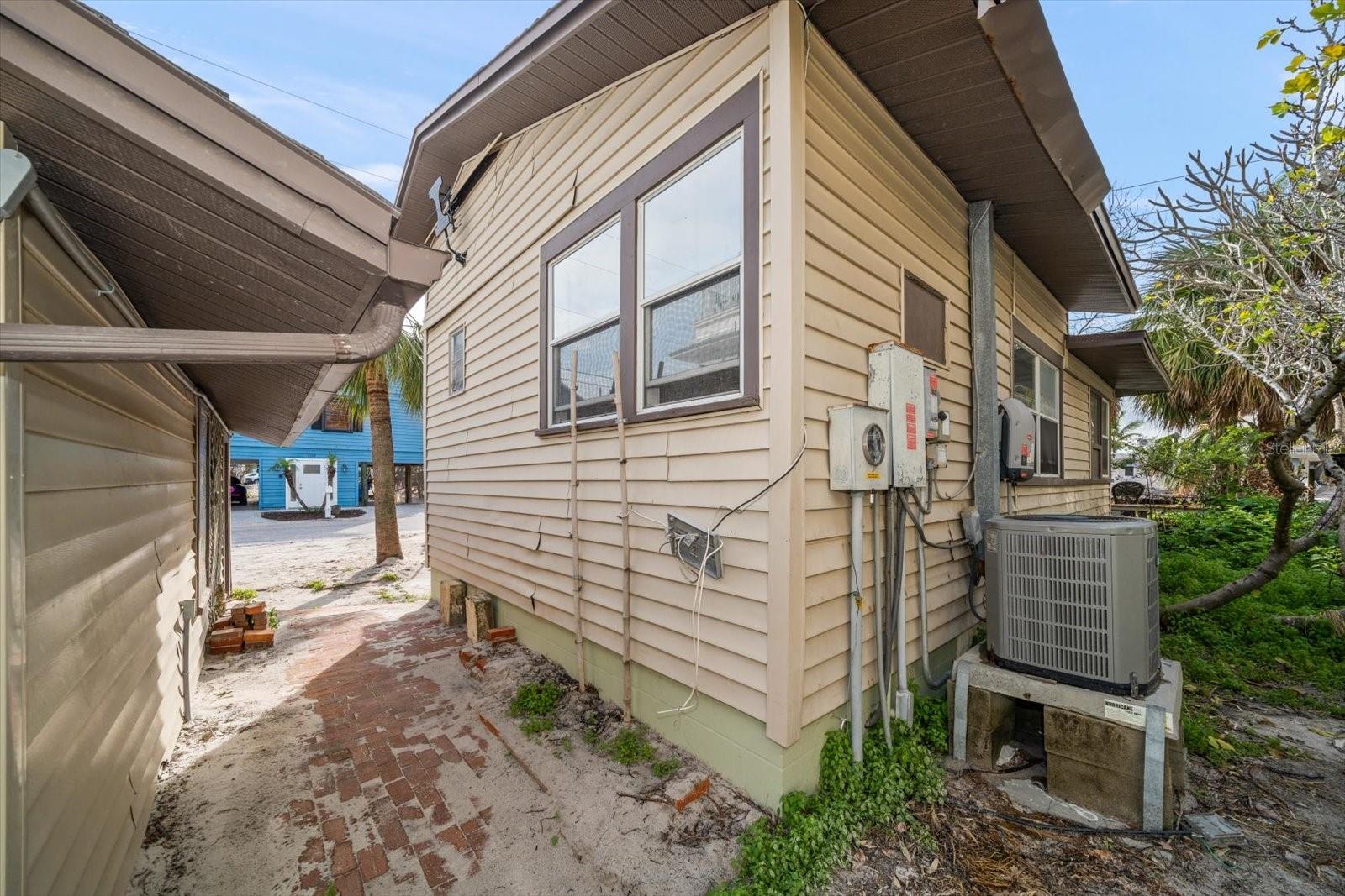8581 W GULF BLVD, TREASURE ISLAND, FL, 33706