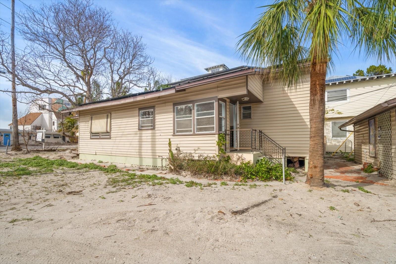 8581 W GULF BLVD, TREASURE ISLAND, FL, 33706