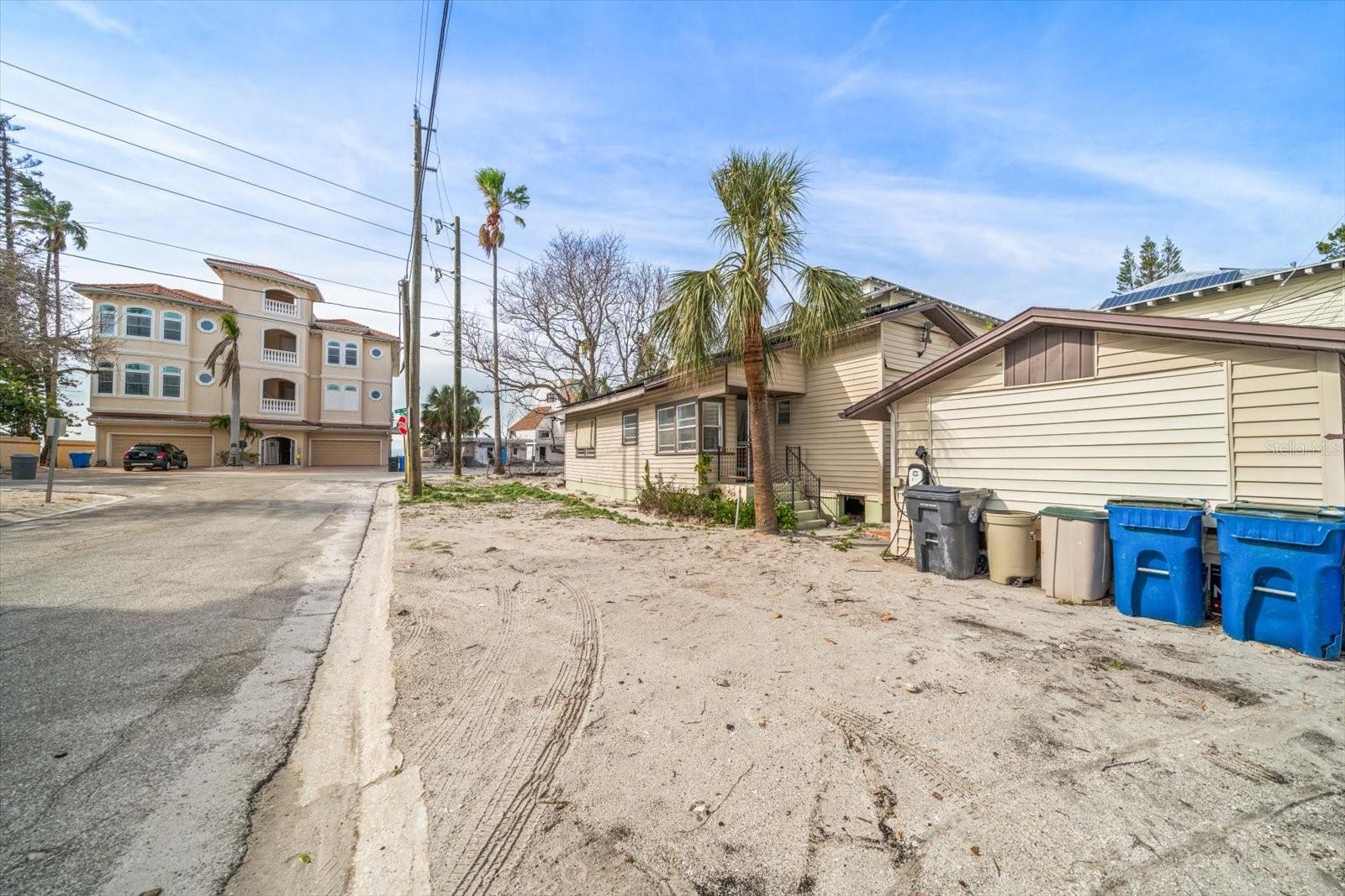 8581 W GULF BLVD, TREASURE ISLAND, FL, 33706
