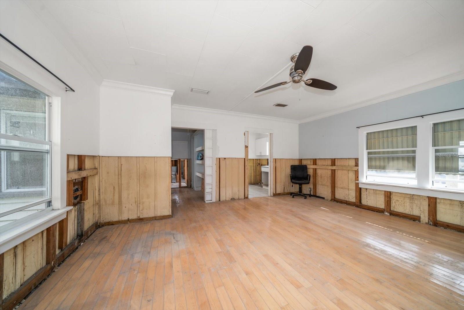 8581 W GULF BLVD, TREASURE ISLAND, FL, 33706