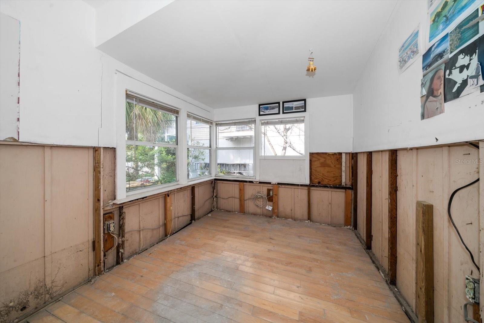8581 W GULF BLVD, TREASURE ISLAND, FL, 33706