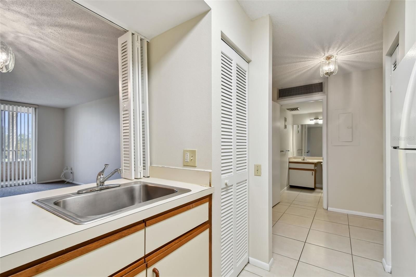 2333 FEATHER SOUND DR #E201, CLEARWATER, FL, 33762