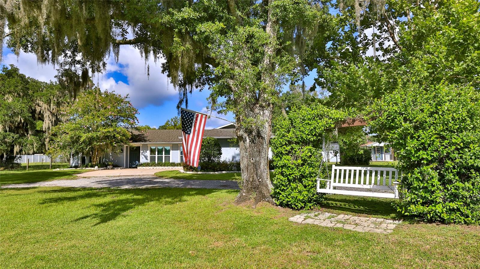2530 E NEW YORK AVE, DELAND, FL, 32724