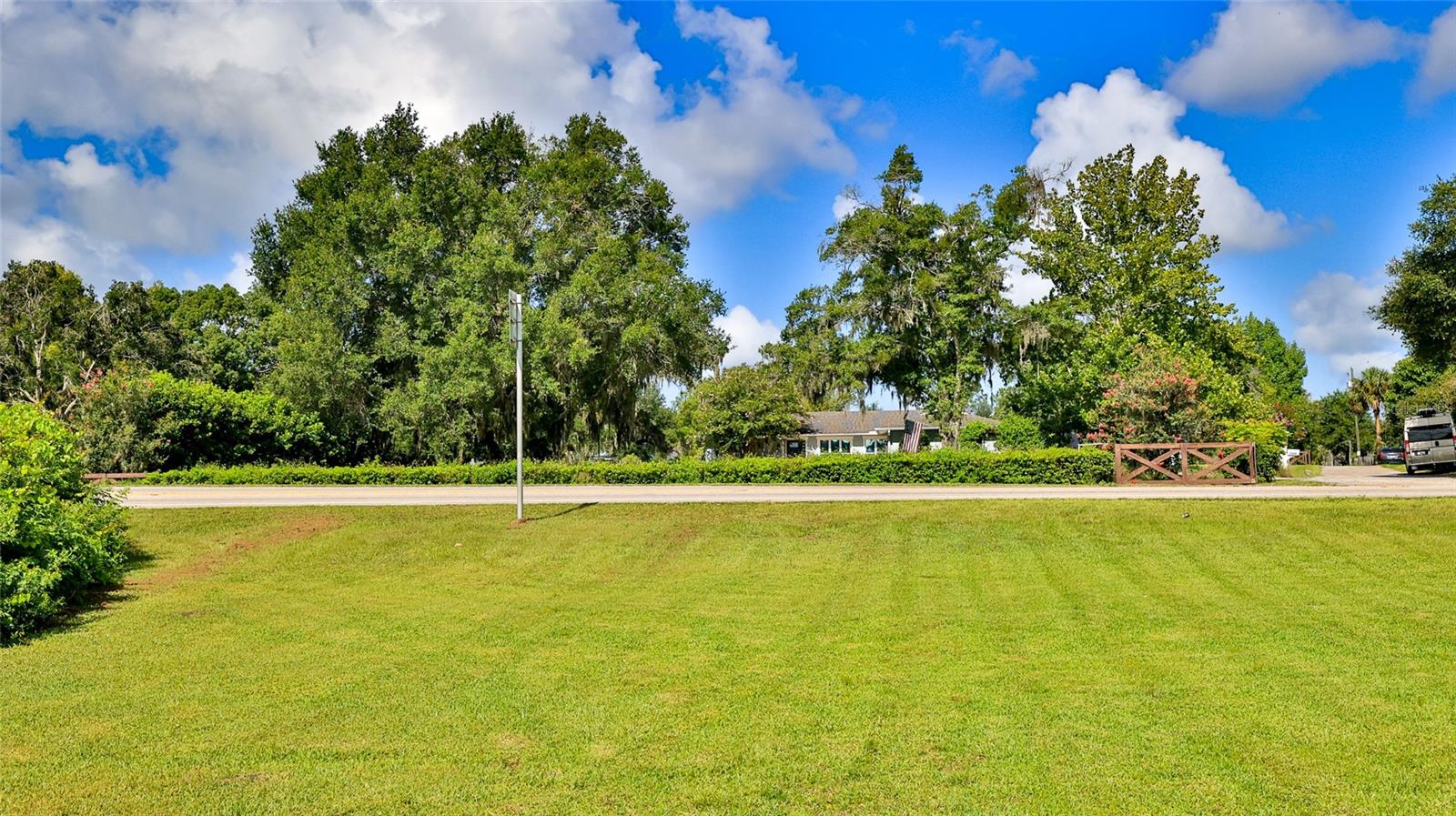 2530 E NEW YORK AVE, DELAND, FL, 32724