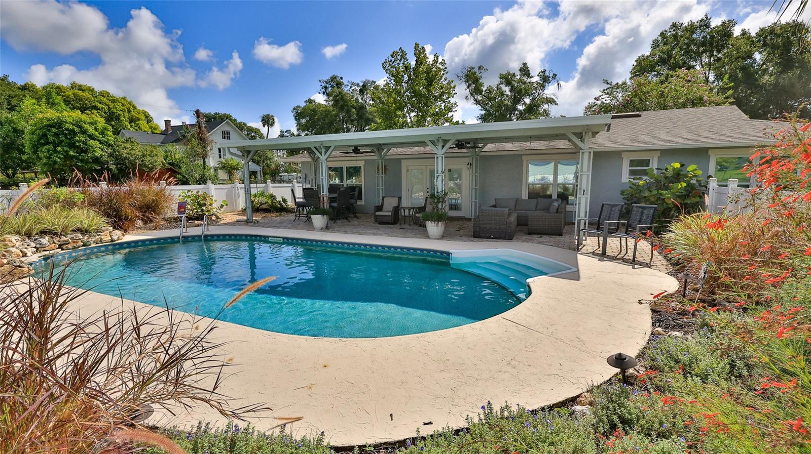 2530 E NEW YORK AVE, DELAND, FL, 32724