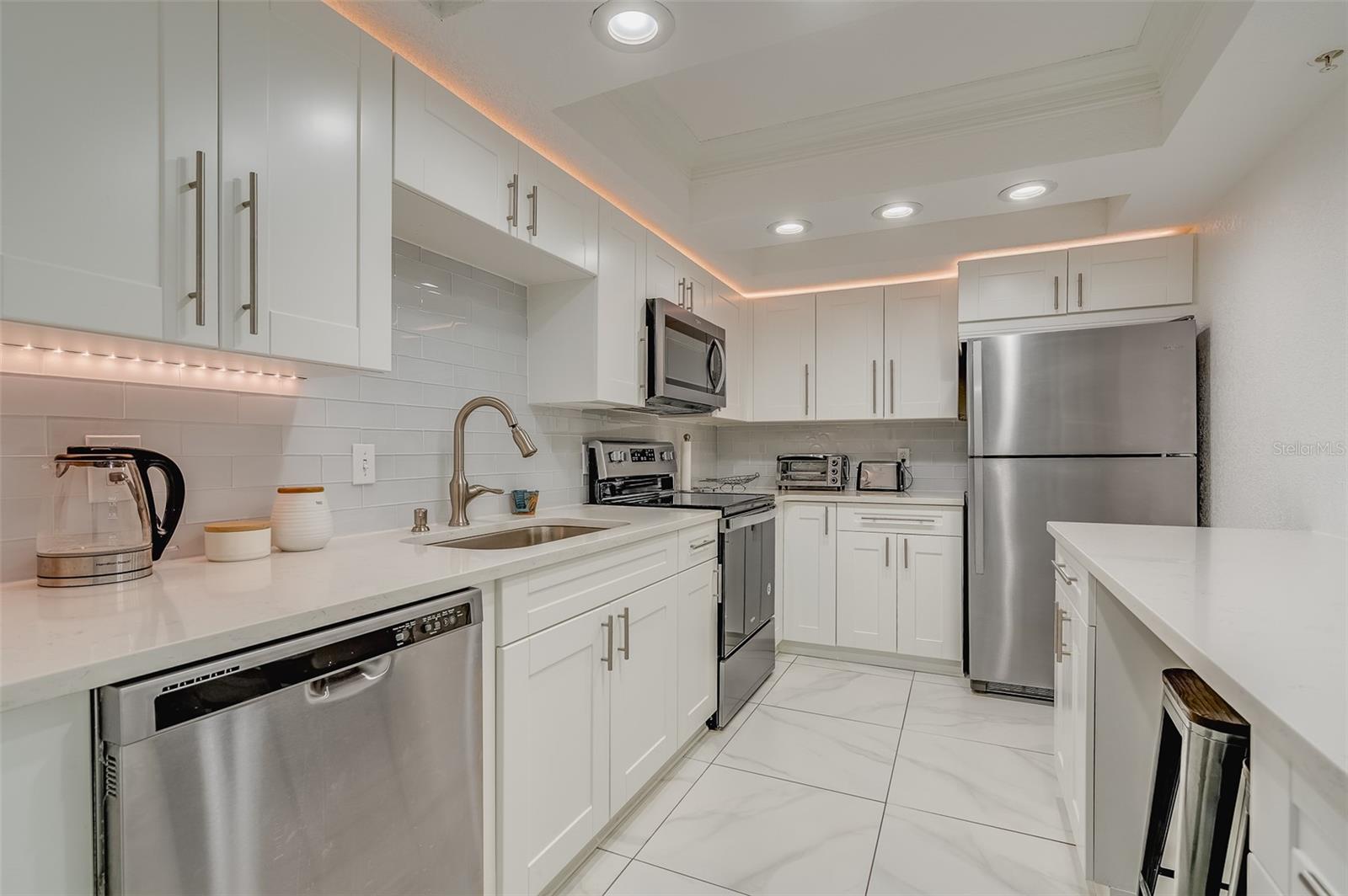 255 DOLPHIN PT #1012, CLEARWATER BEACH, FL, 33767