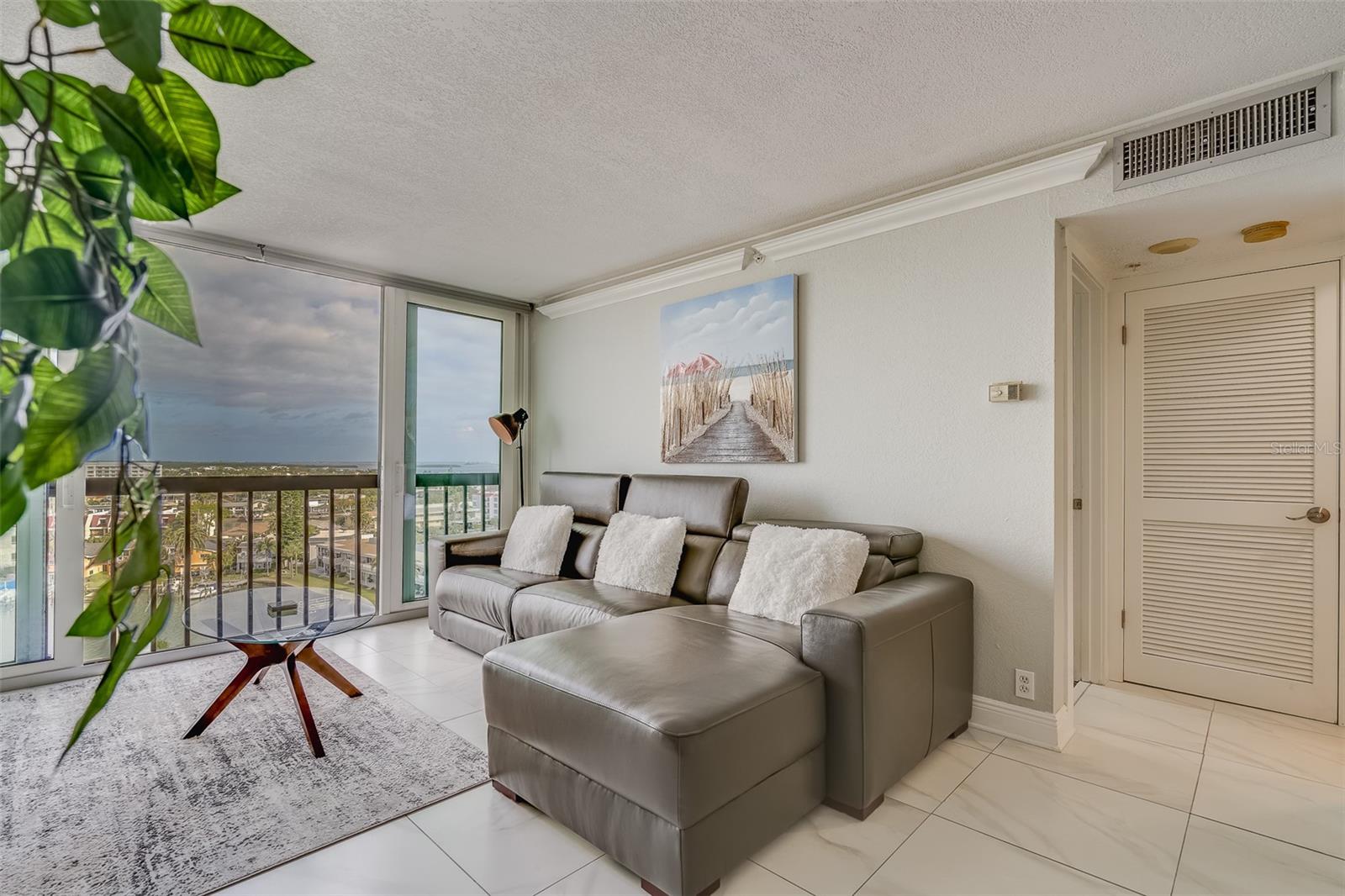 255 DOLPHIN PT #1012, CLEARWATER BEACH, FL, 33767