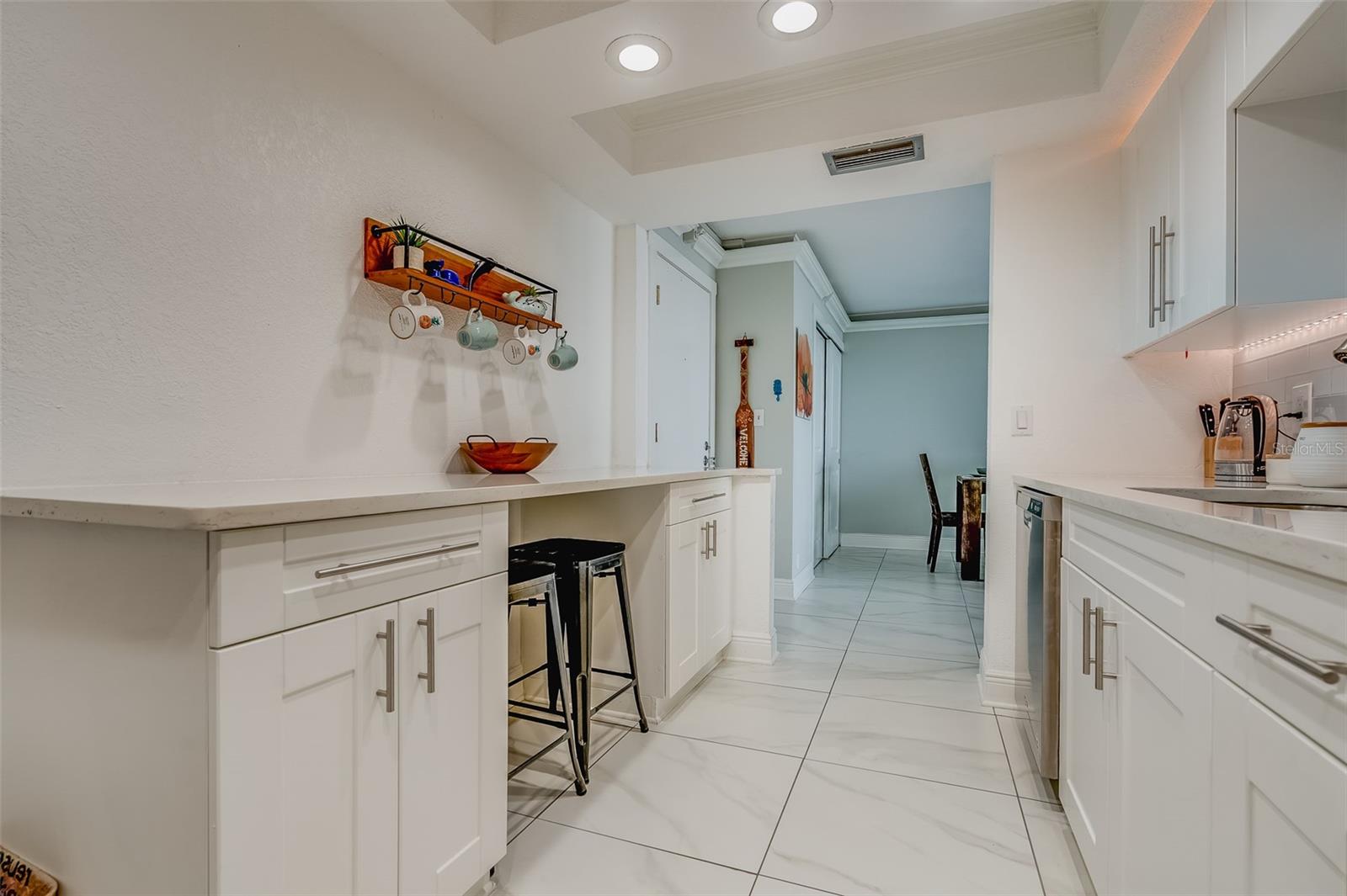 255 DOLPHIN PT #1012, CLEARWATER BEACH, FL, 33767