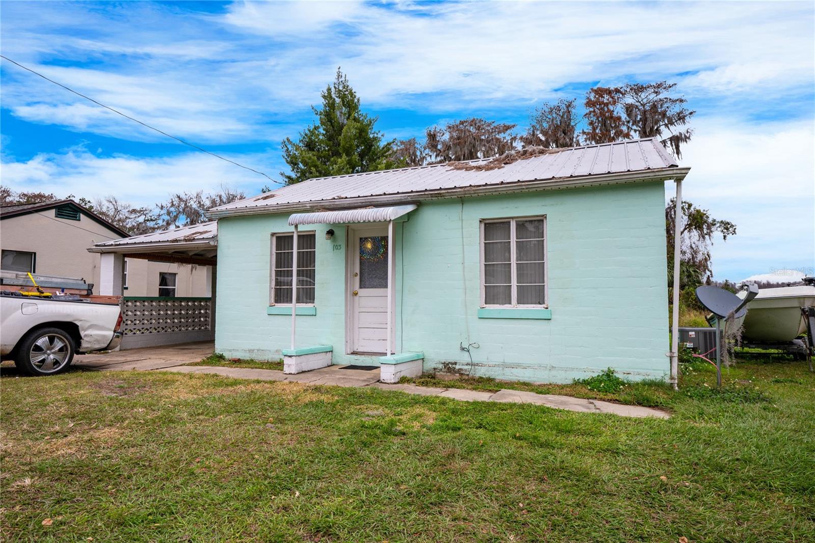 103 E LAUREL OAK DR, EUSTIS, FL, 32726