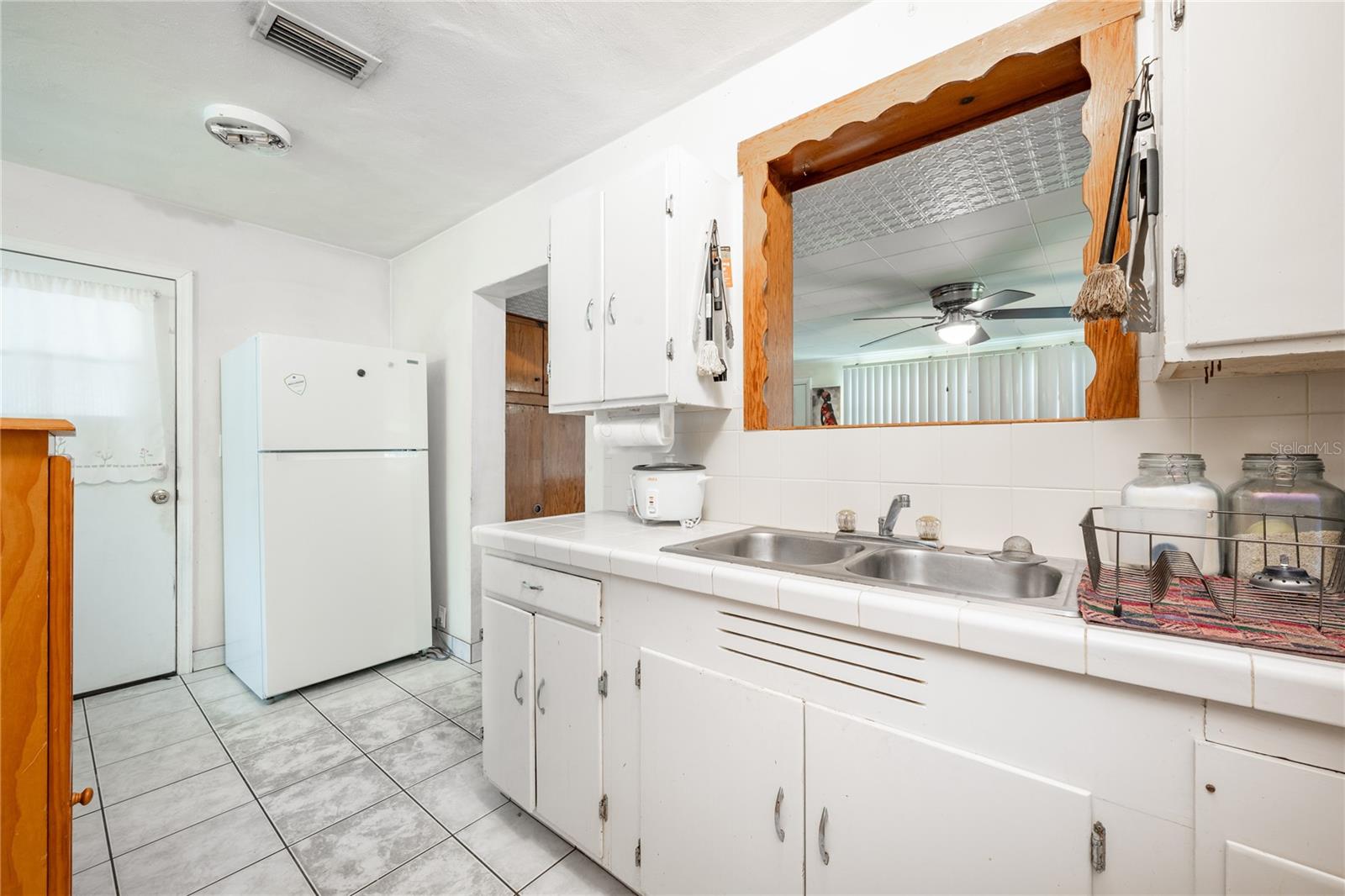 103 E LAUREL OAK DR, EUSTIS, FL, 32726
