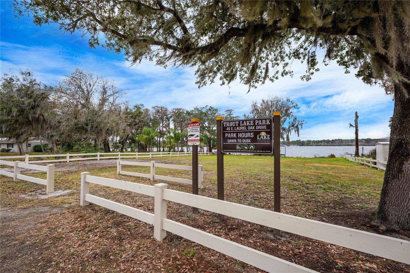 103 E LAUREL OAK DR, EUSTIS, FL, 32726