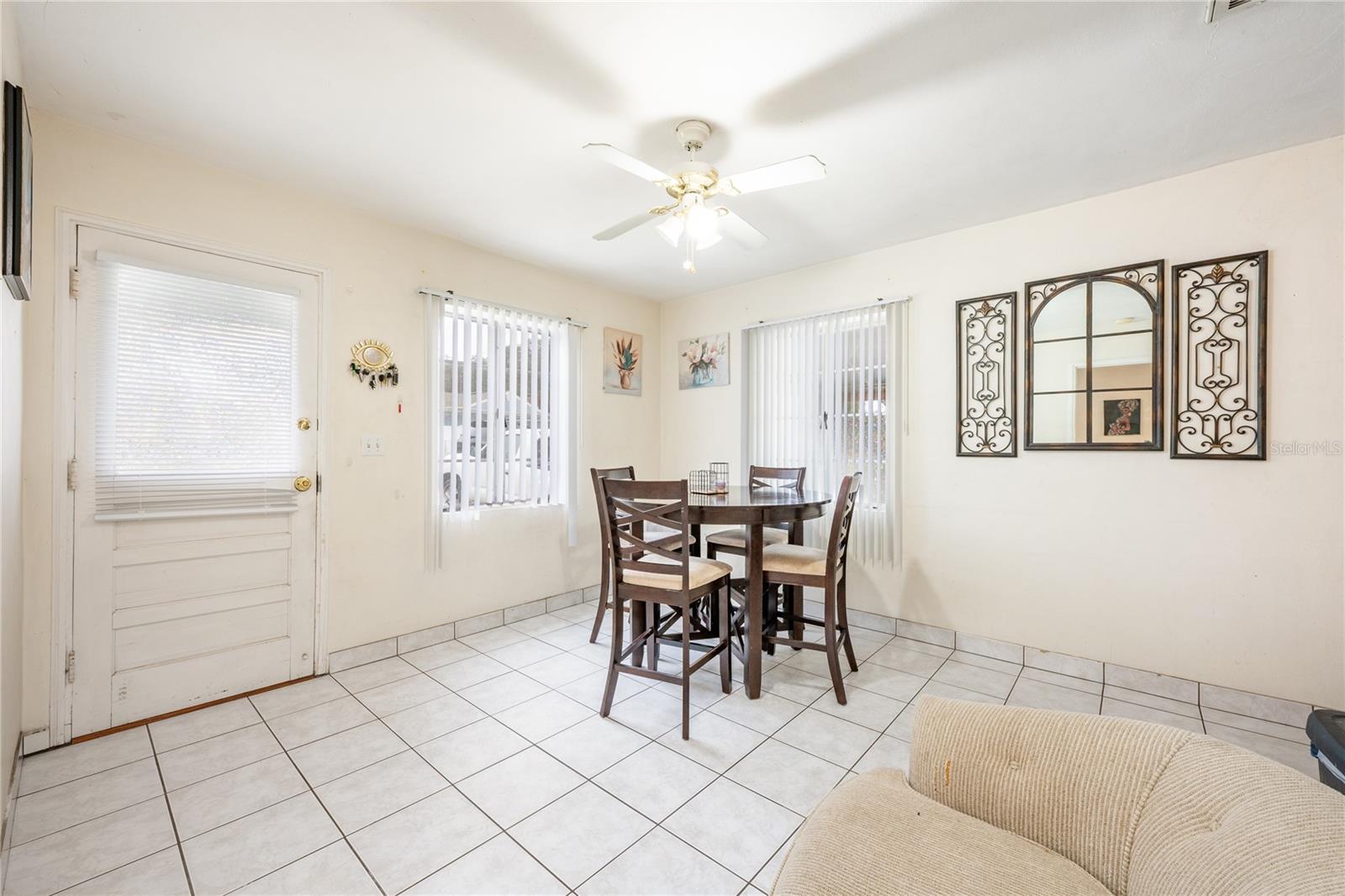 103 E LAUREL OAK DR, EUSTIS, FL, 32726