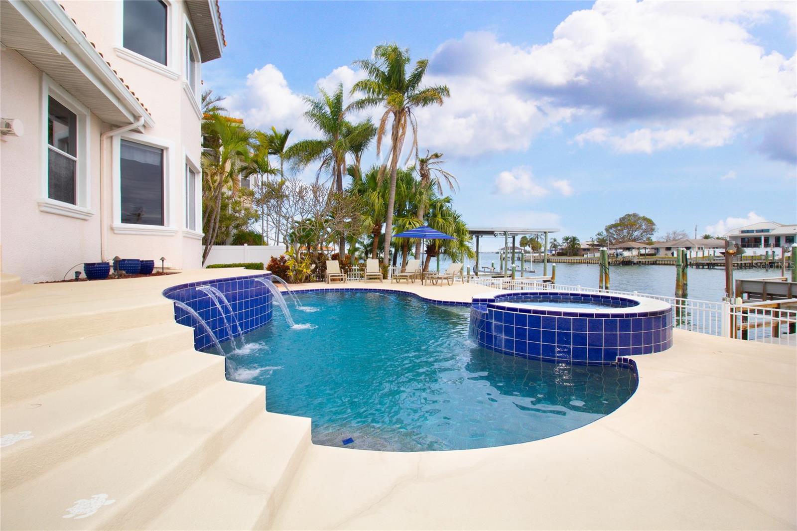 301 MIDWAY IS, CLEARWATER BEACH, FL, 33767