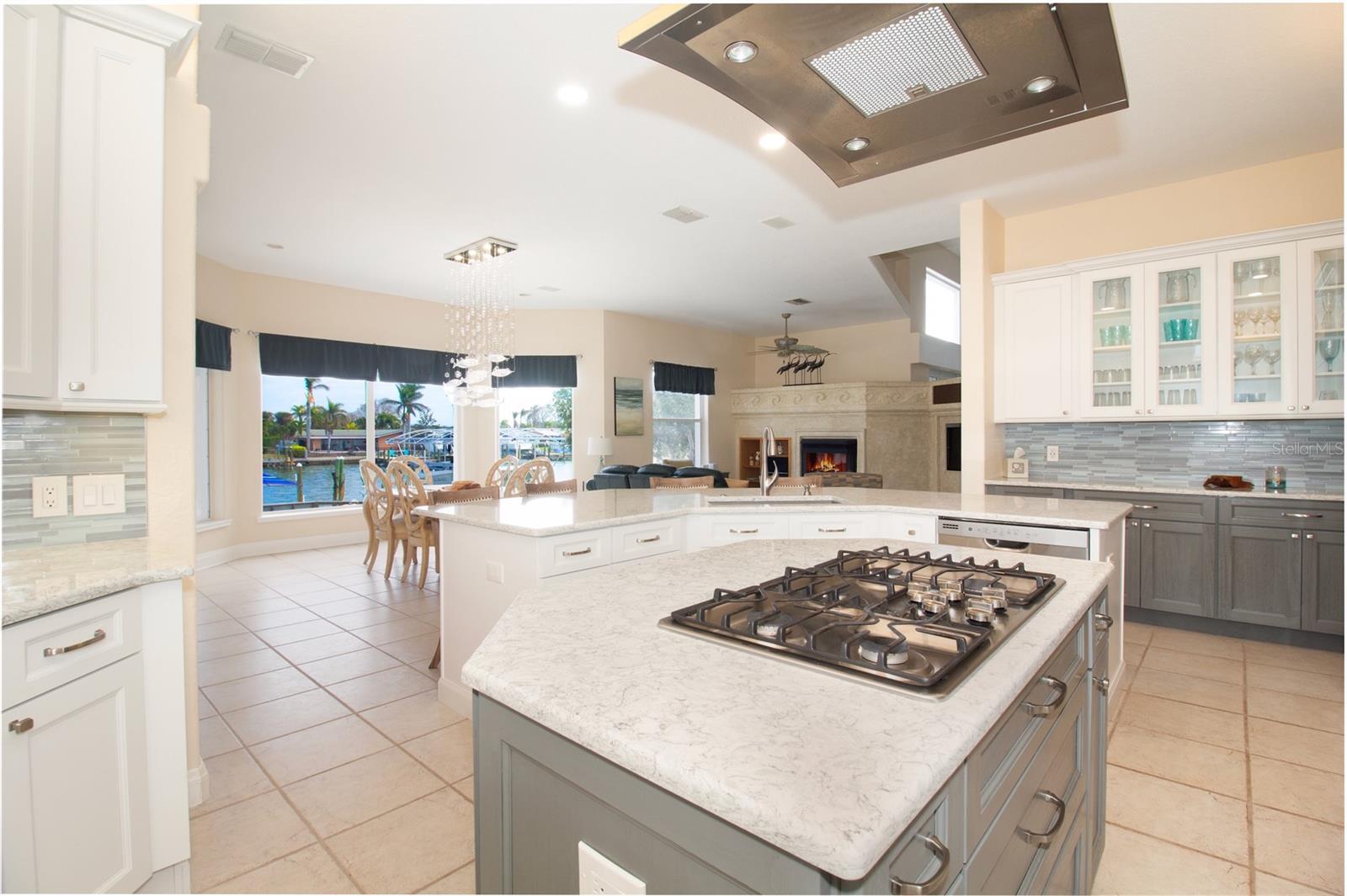 301 MIDWAY IS, CLEARWATER BEACH, FL, 33767