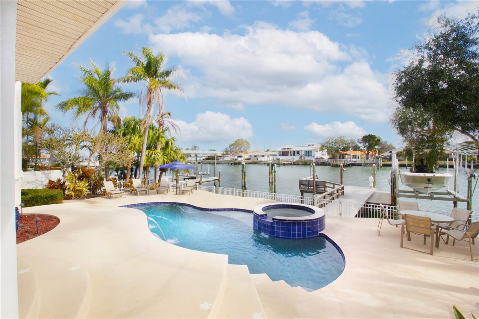 301 MIDWAY IS, CLEARWATER BEACH, FL, 33767
