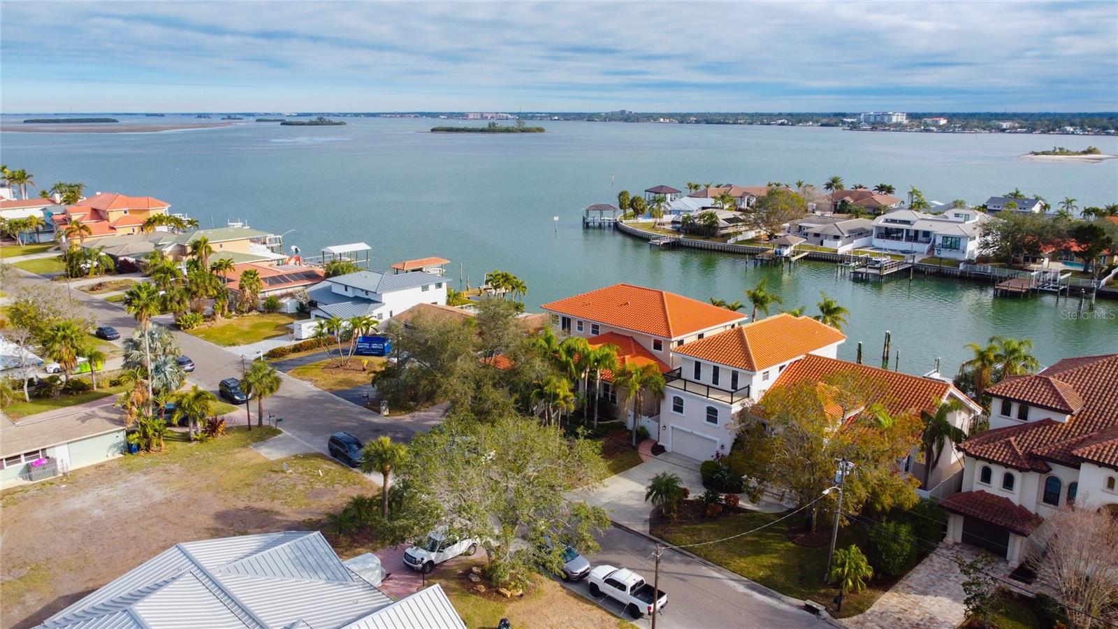 301 MIDWAY IS, CLEARWATER BEACH, FL, 33767