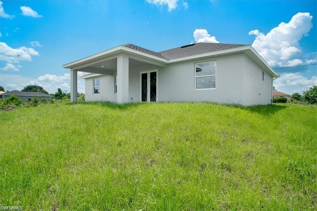 100 SARA AVE N, LEHIGH ACRES, FL, 33971