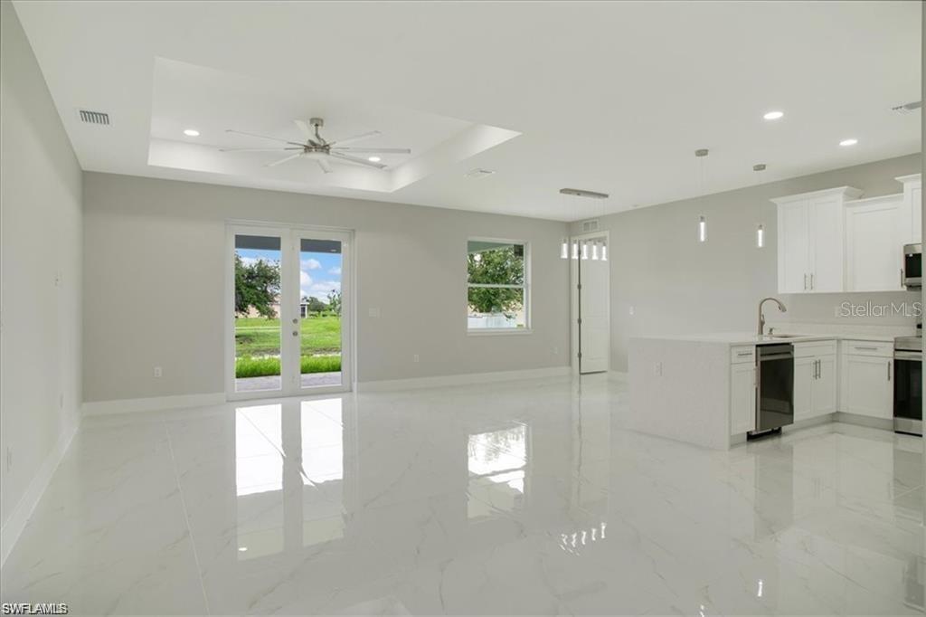 100 SARA AVE N, LEHIGH ACRES, FL, 33971