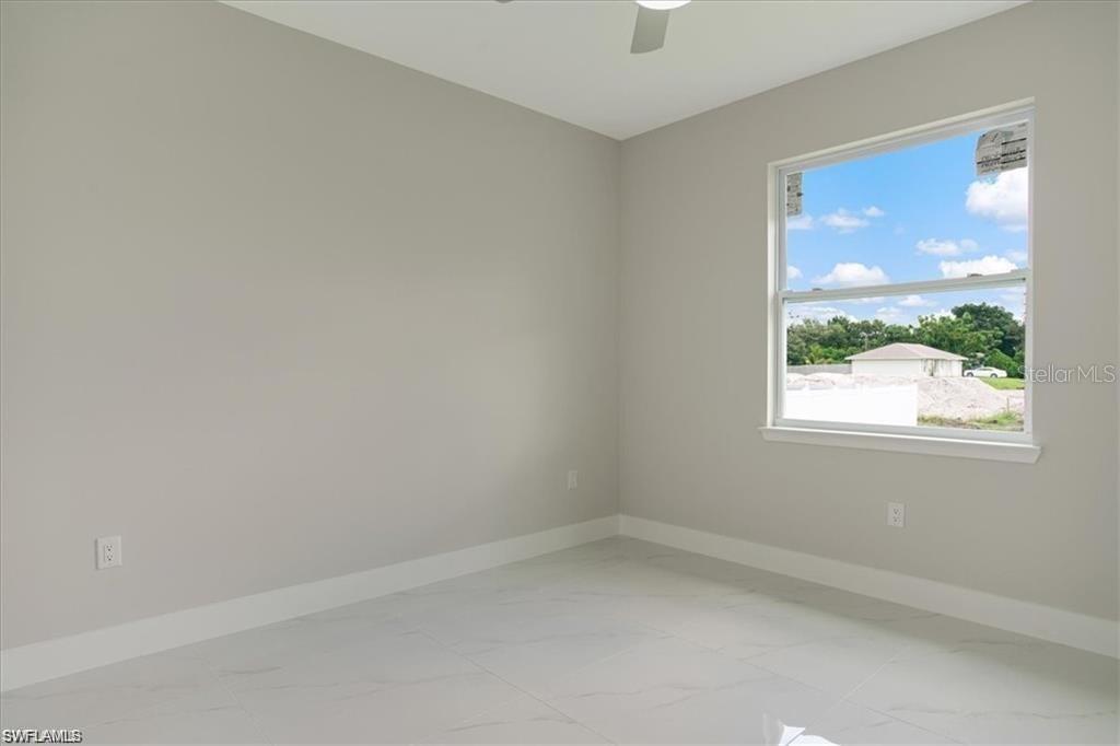 100 SARA AVE N, LEHIGH ACRES, FL, 33971