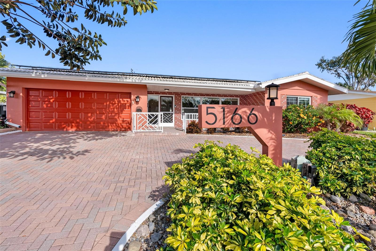 5166 39TH ST S, ST PETERSBURG, FL, 33711