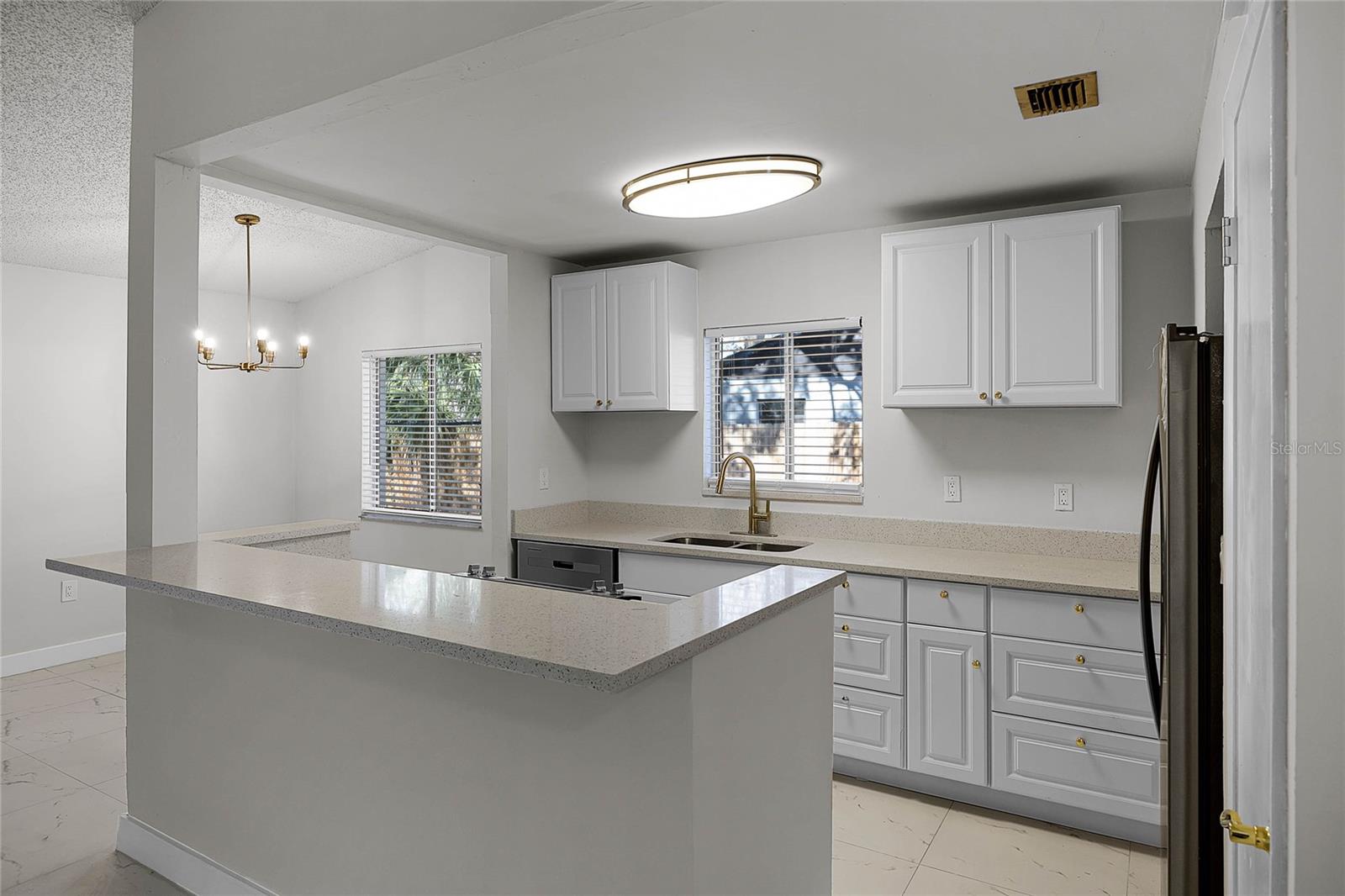 2725 LAKEWOOD LN, EUSTIS, FL, 32726