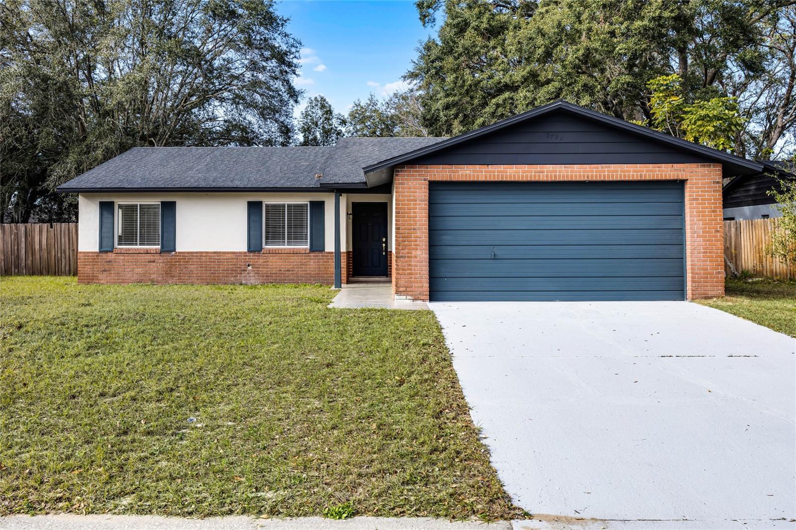 2725 LAKEWOOD LN, EUSTIS, FL, 32726