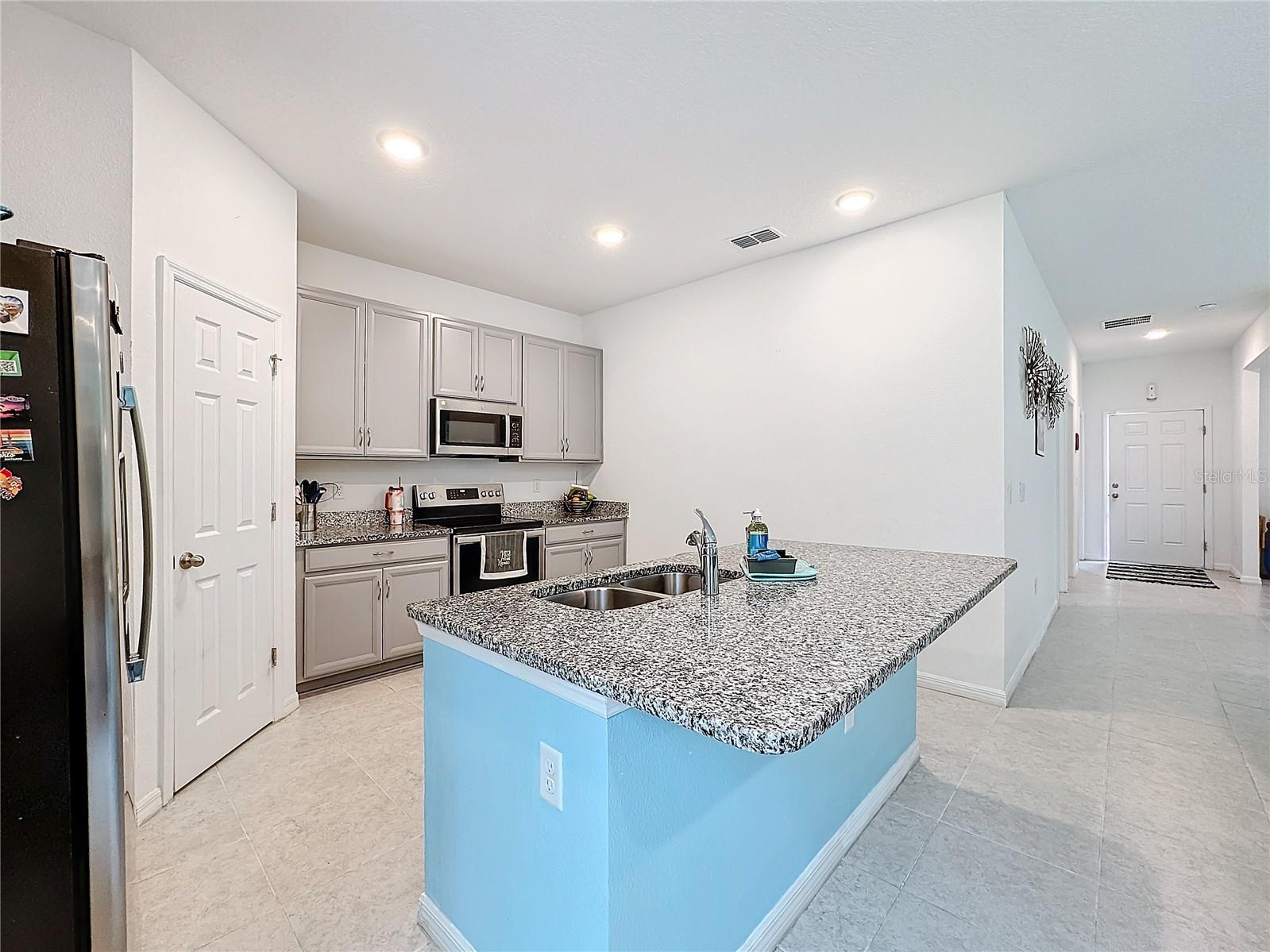 812 DEL PRADO DR, KISSIMMEE, FL, 34758