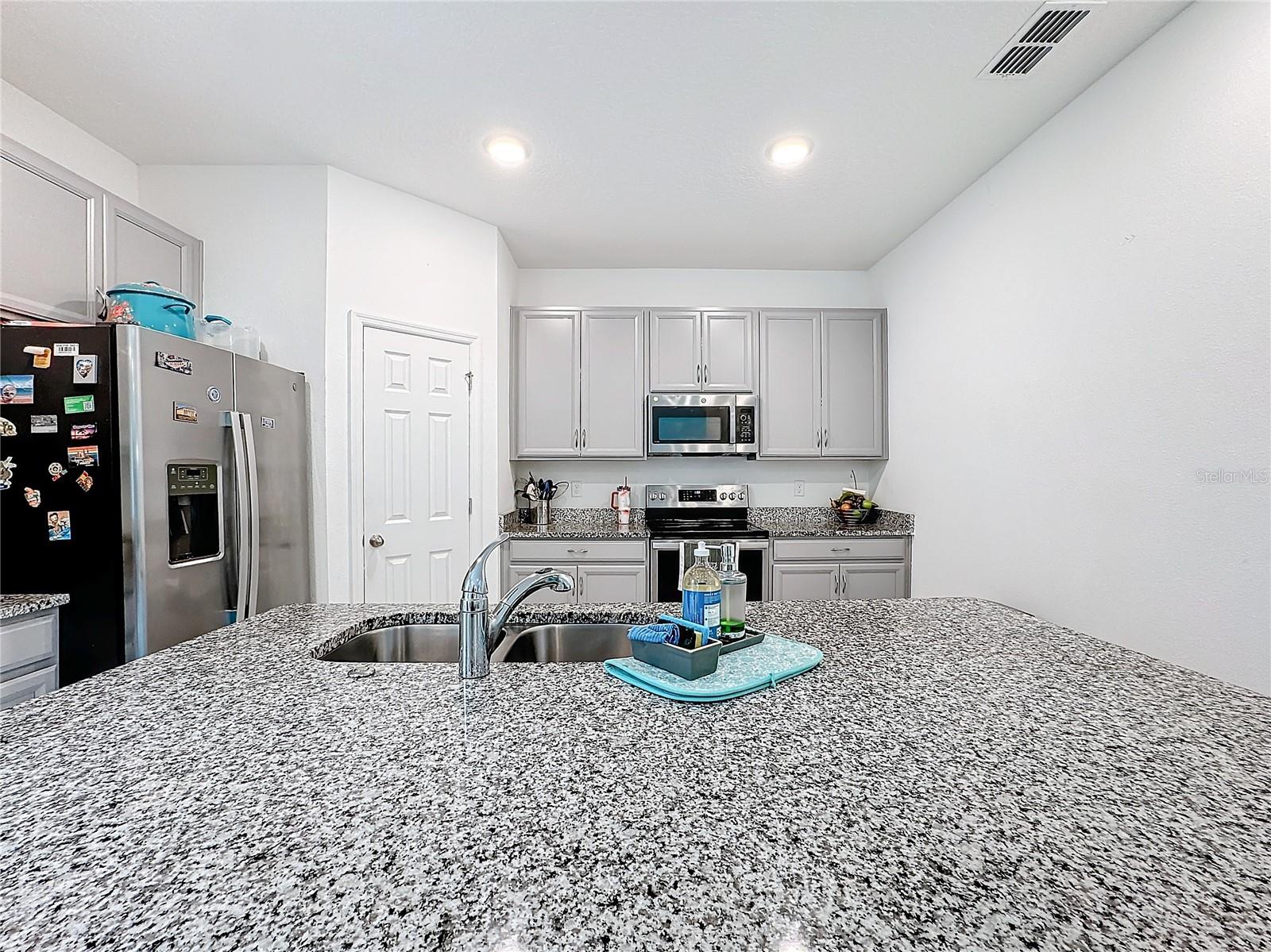 812 DEL PRADO DR, KISSIMMEE, FL, 34758