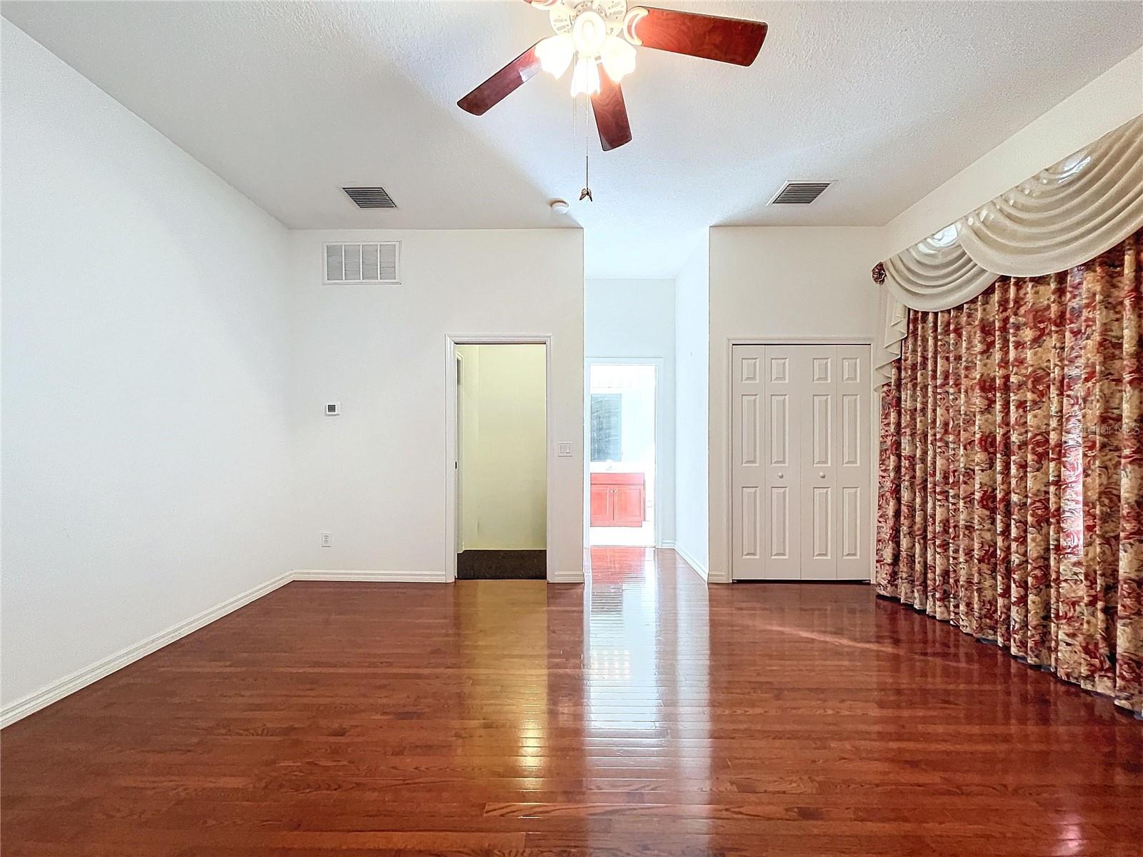 1542 DEERBOURNE DR, WESLEY CHAPEL, FL, 33543